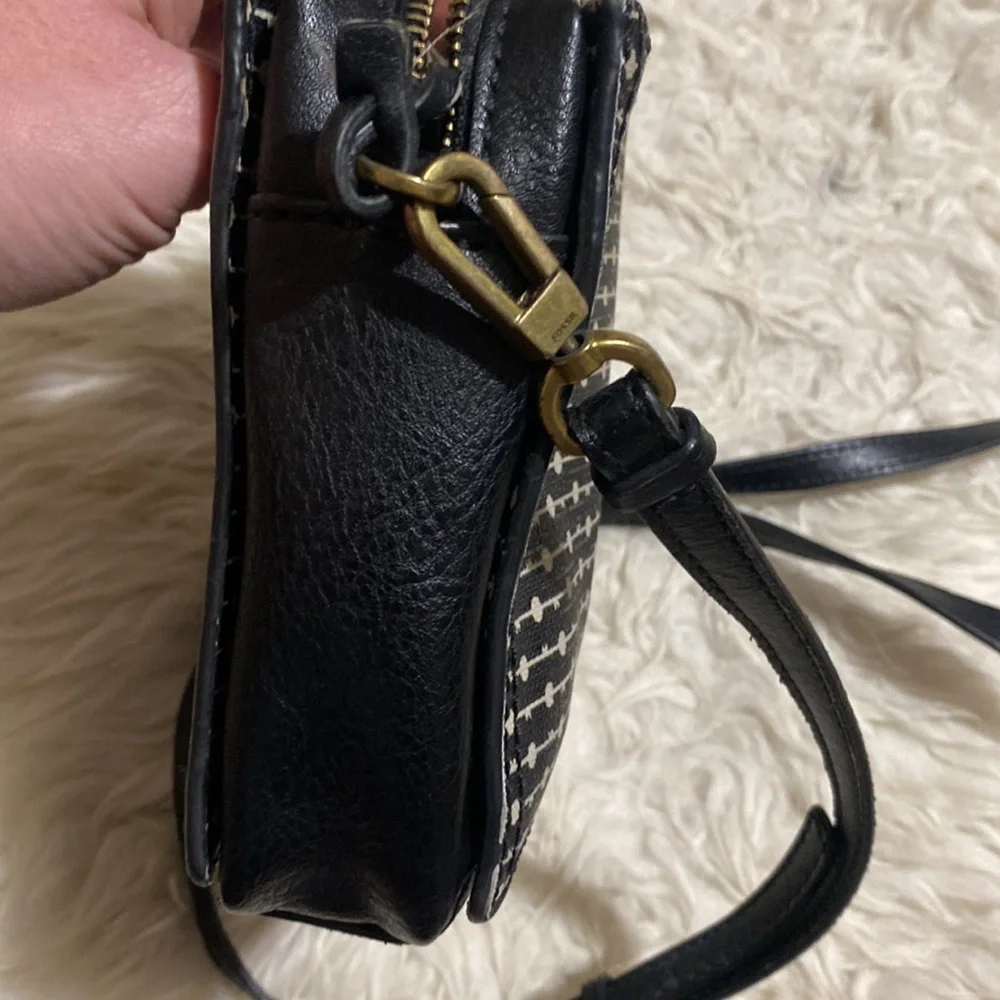 Fossil Campbell Crossbody‎ in Black Stripe